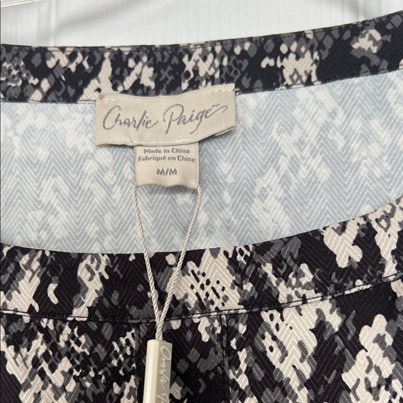 Charlie Paige Black and White Floral Long Sleeve Dress - Picture 2 of 6